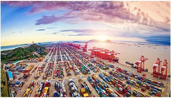 中國對外貿(mào)易實(shí)現(xiàn)歷史性跨越 40年進(jìn)口增長664倍