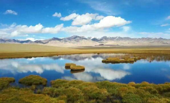 黃金周新疆累計接待國內(nèi)游客1021.27萬人次，同比增長31.05%