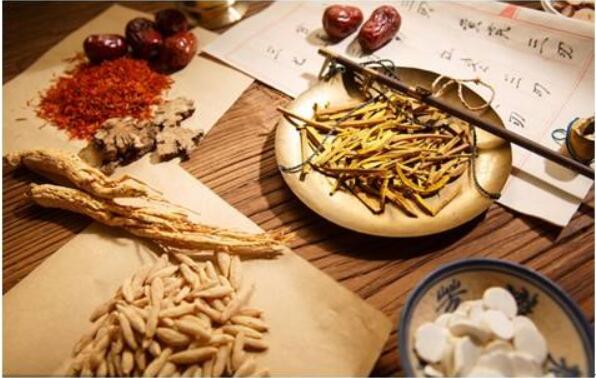 我國(guó)中藥材產(chǎn)業(yè)發(fā)展迅速，正向規(guī)?；?，標(biāo)準(zhǔn)化轉(zhuǎn)變