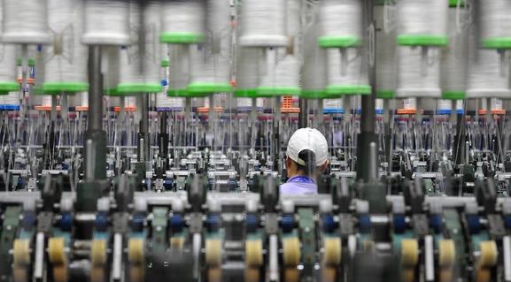 新一輪科技革命和產(chǎn)業(yè)變革助力輕工業(yè)轉(zhuǎn)型升級(jí)，推進(jìn)輕工業(yè)智能化發(fā)展