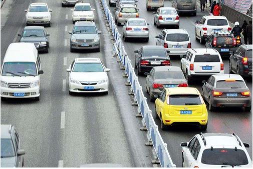 1-11月，交通固定資產(chǎn)投資完成2.93萬億元，同比增長1.0%，增速較1-10月加快0.3個(gè)百分點(diǎn)?