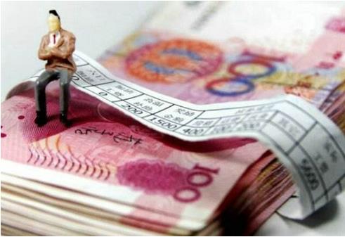 截至2018年12月份，全國共有15個(gè)省份調(diào)整最低工資標(biāo)準(zhǔn)，上海以2420元居全國之首?