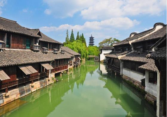 2019年旅游人數(shù)仍處增長(zhǎng)態(tài)勢(shì)，將達(dá)60.6億人次，各地紛紛出臺(tái)新一輪文化旅游規(guī)劃??