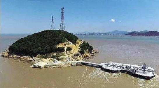 潮汐能具有儲量大影響因素少、可靠性高及能量轉(zhuǎn)化效率高等優(yōu)點，利用前景廣闊