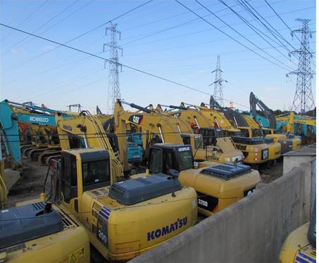 2019年1-2月納入統(tǒng)計的25家主機制造企業(yè)，共計銷售各類挖掘機械產(chǎn)品30501臺