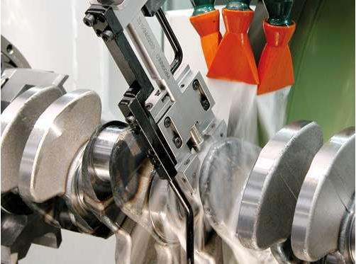 我國(guó)傳感器產(chǎn)業(yè)面臨中高端依賴進(jìn)口、低端價(jià)格戰(zhàn)和同質(zhì)化競(jìng)爭(zhēng)的局面??