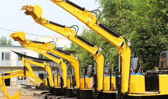 第一季度中國挖掘機行業(yè)銷量預(yù)測、出口量及市場份額分析：國內(nèi)銷量增速明顯回升，出口增速回落